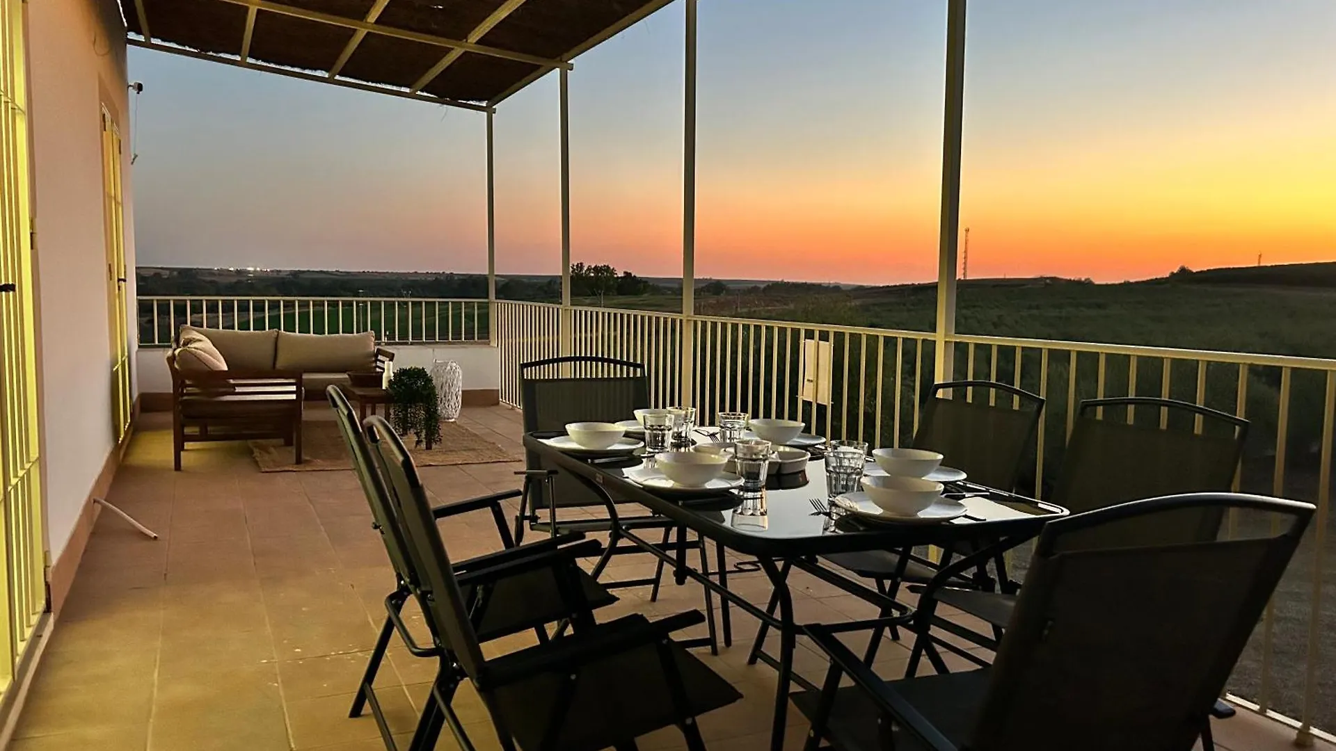 Holiday home Casa Caraza. Un Olivar Con Vistas Al Castillo De Juego De Tronos Almodovar del Rio