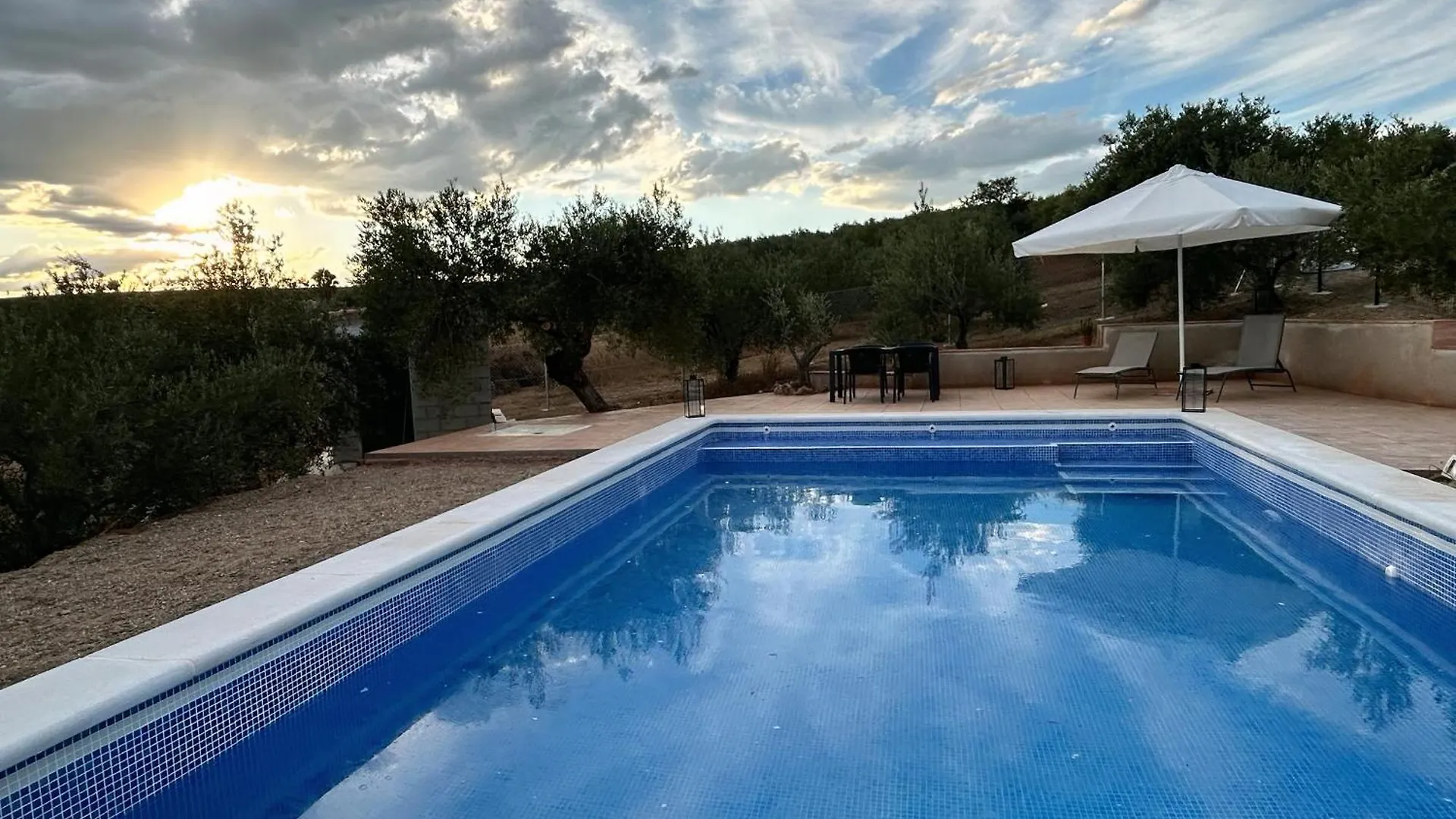 Casa Caraza. Un Olivar Con Vistas Al Castillo De Juego De Tronos Almodóvar del Río 0*,