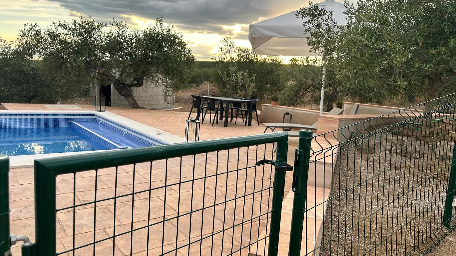 Casa Caraza. Un Olivar Con Vistas Al Castillo De Juego De Tronos Almodóvar del Río 0*,  إسبانيا